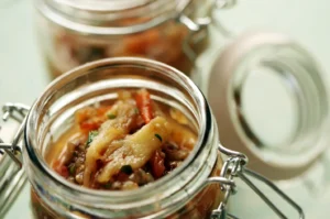 Тиквички с чесън в буркани